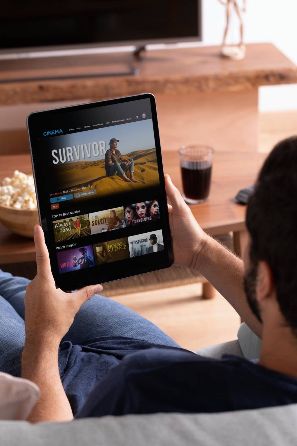 مقارنة أقوى سيرفرات IPTV لعام 2025: هل سيرفر هيدرا هو البديل الأقوى؟
